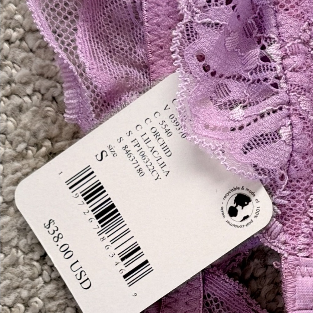 Intimately Free People Lavender Lace Bralette NWT Size Small No Underwire - Picture 3 of 3